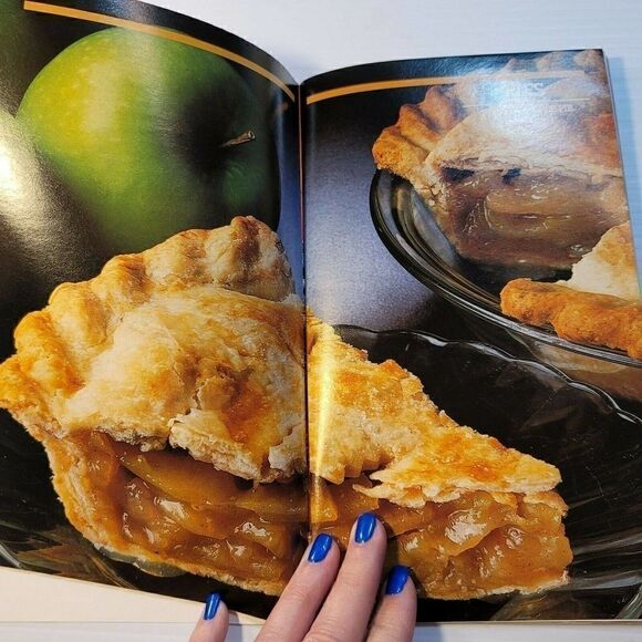 Pillsbury Lot 2 Cookbooks Easy Steps Summertime - Picture 4 of 12